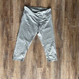 Champion women’s capris/leggings sz L